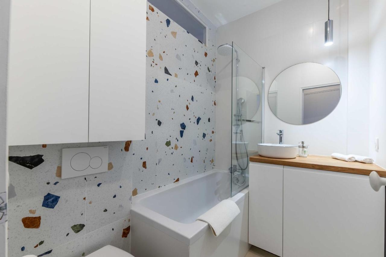 2-Bedroom Apartment With Balcony Near Hippodrome โดวีลล์ ภายนอก รูปภาพ