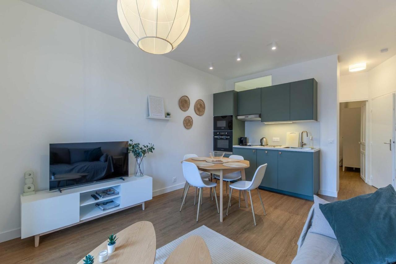 2-Bedroom Apartment With Balcony Near Hippodrome โดวีลล์ ภายนอก รูปภาพ