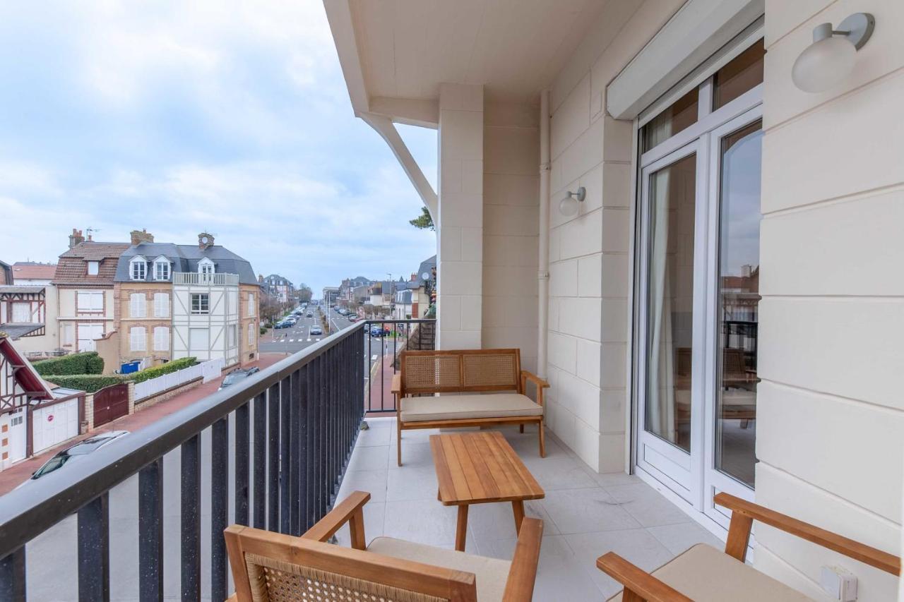 2-Bedroom Apartment With Balcony Near Hippodrome โดวีลล์ ภายนอก รูปภาพ